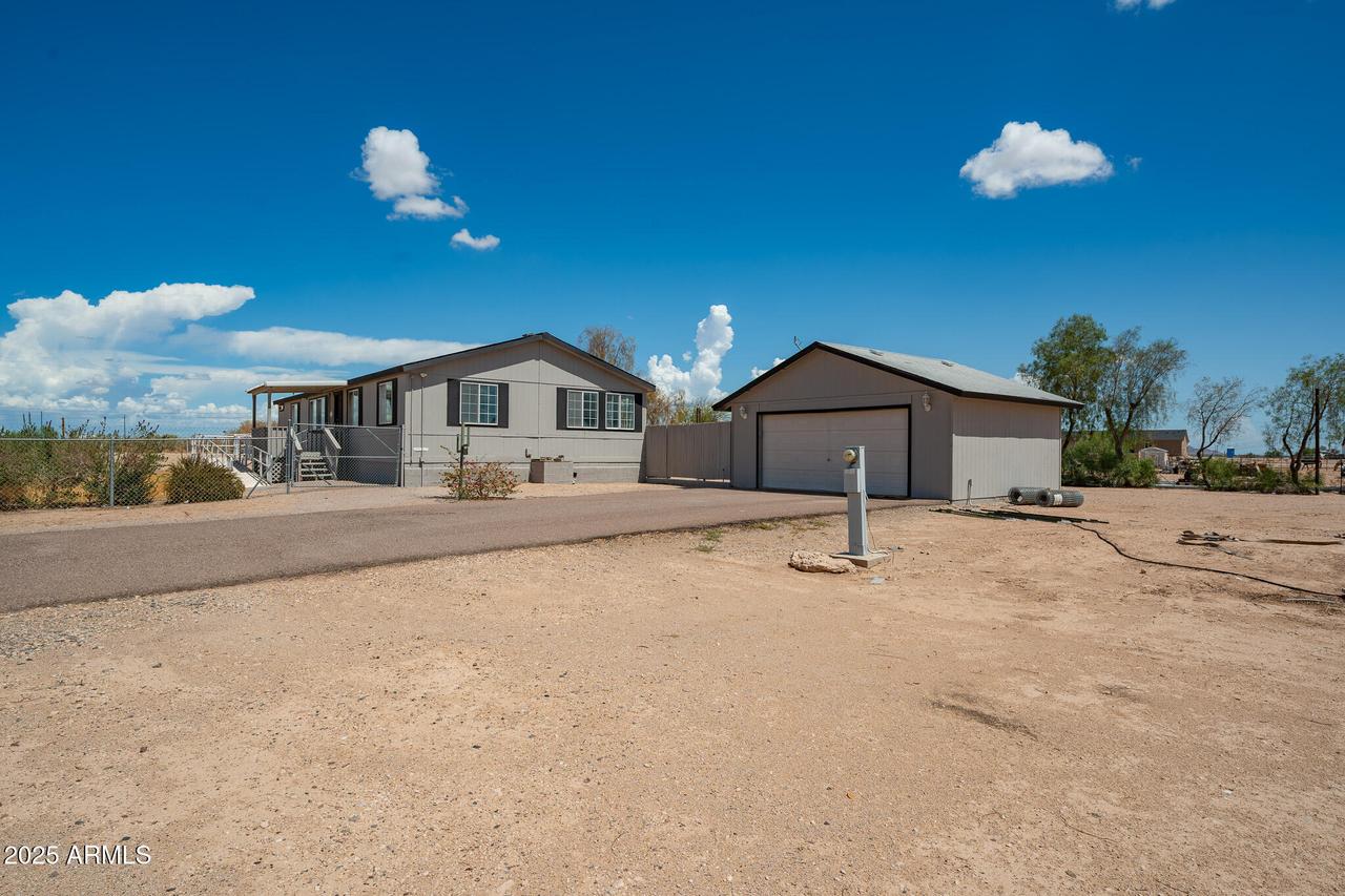 2027 S 336th Ln., Tonopah, AZ 85354
