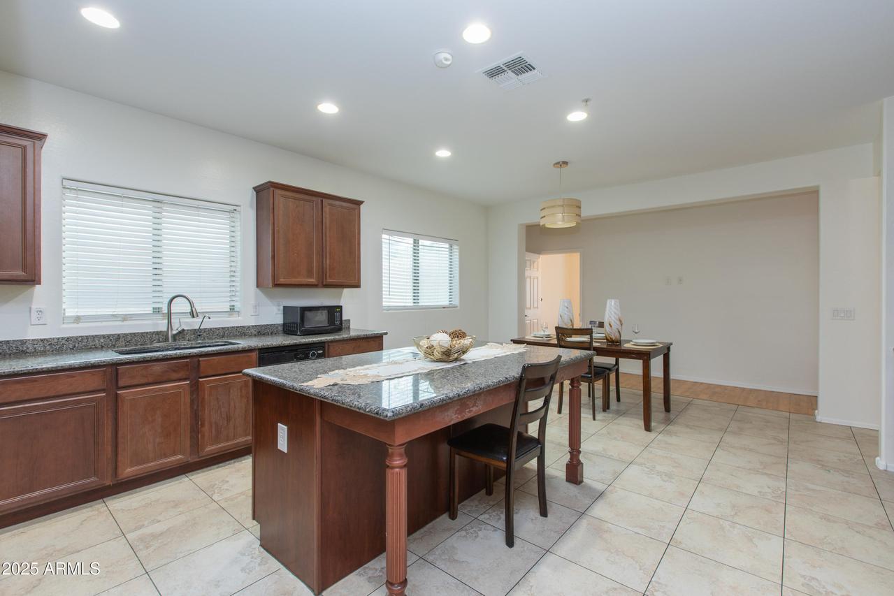 2315 W Kachina Tr., Phoenix, AZ 85041