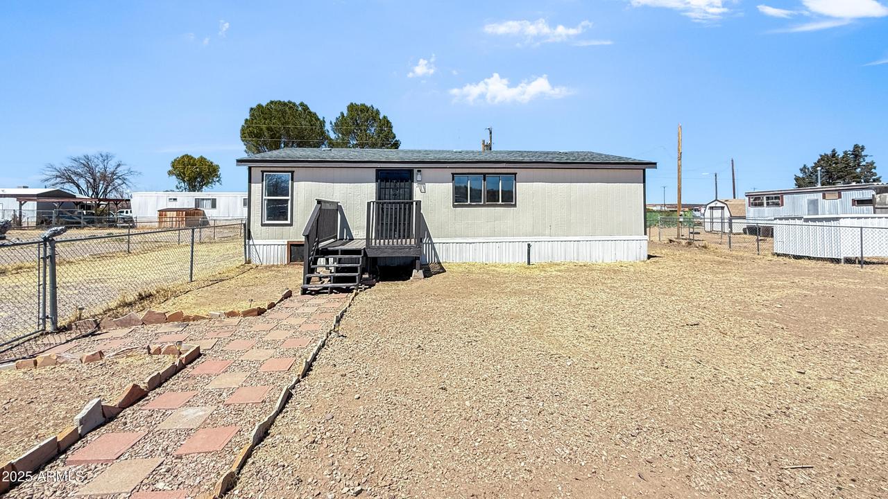 211 E Yuma St., Huachuca City, AZ 85616