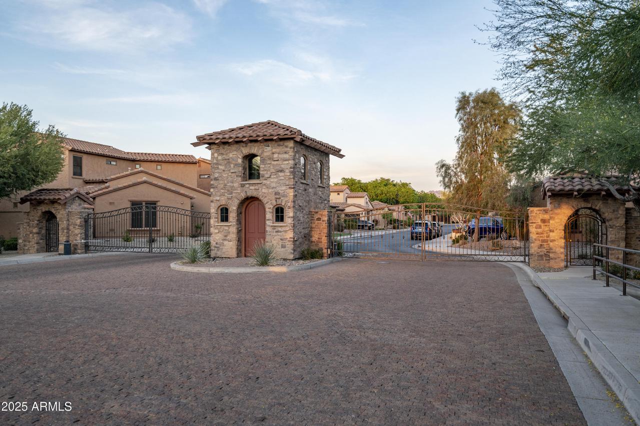 5641 E Grovers Ave., Scottsdale, AZ 85254