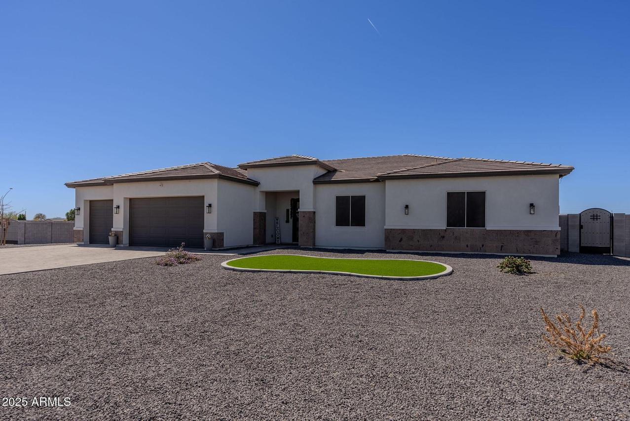 35222 N Fieldview Dr., San Tan Valley, AZ 85140