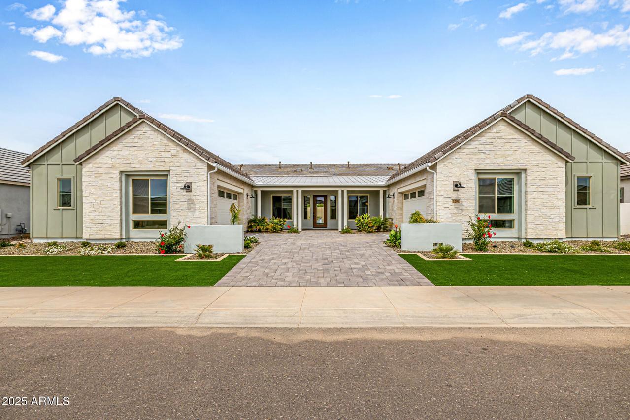 1294 E San Carlos Way, Gilbert, AZ 85298