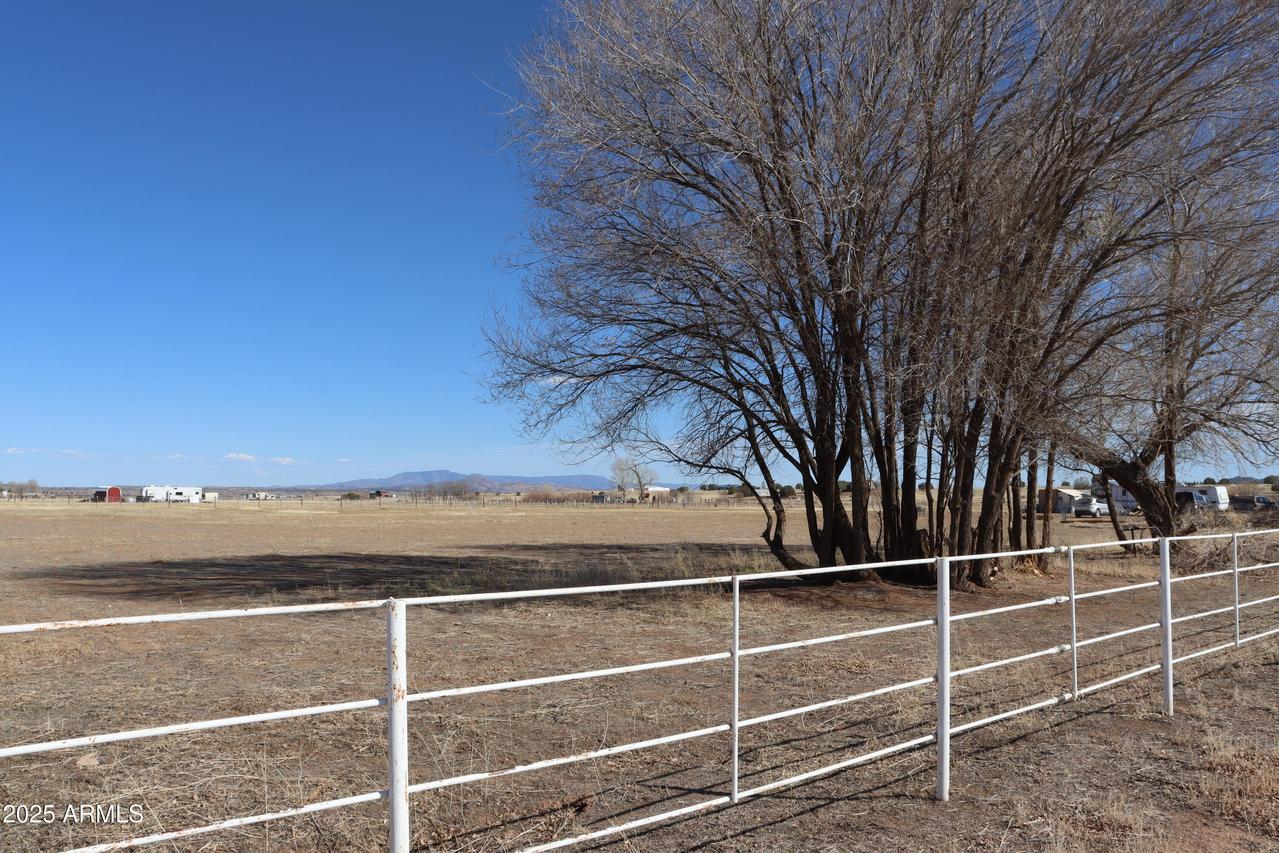 25683 N Champagne Ln. #20, Paulden, AZ 86334