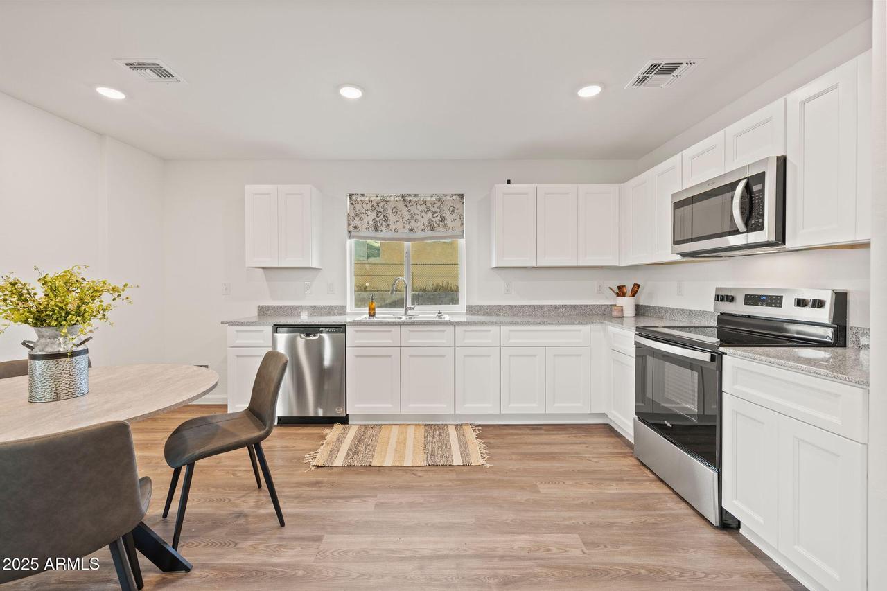 20241 E Yucca Dr., Mayer, AZ 86333