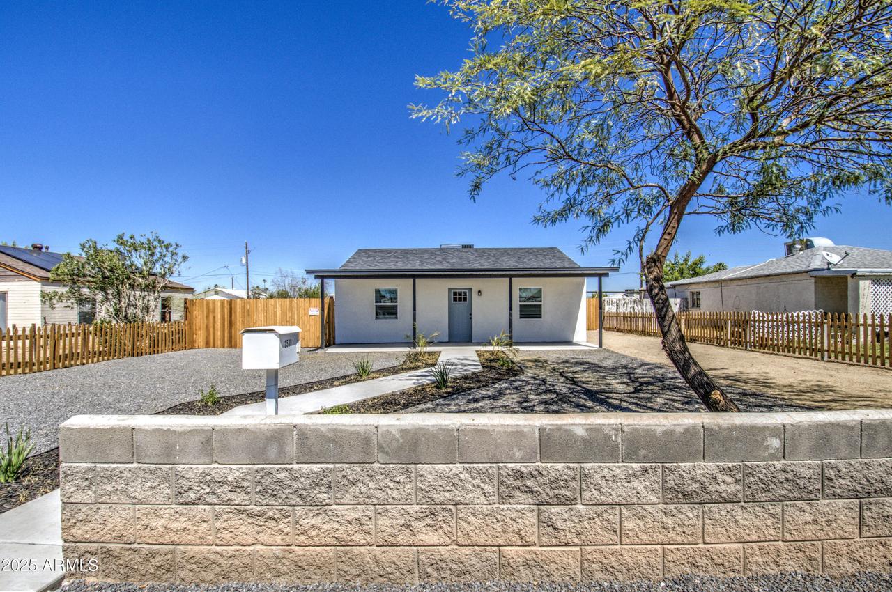 2538 W Jefferson St., Phoenix, AZ 85009