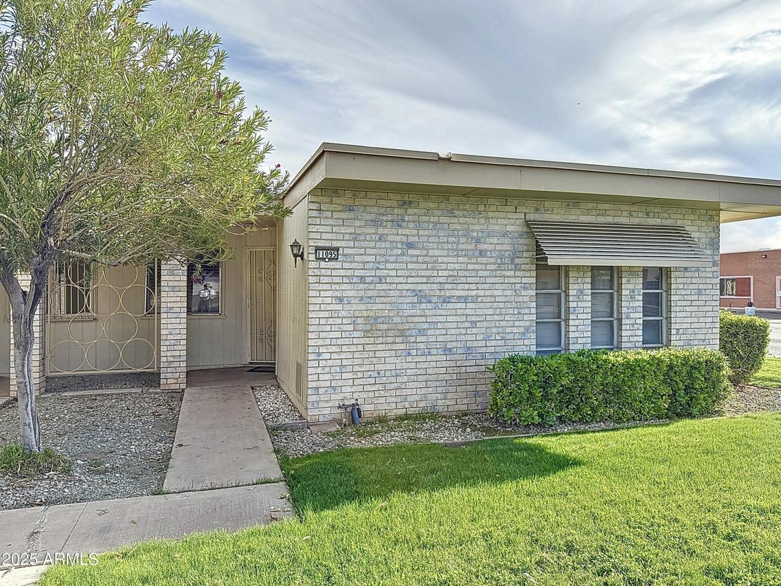 11095 W Coggins Dr., Sun City, AZ 85351