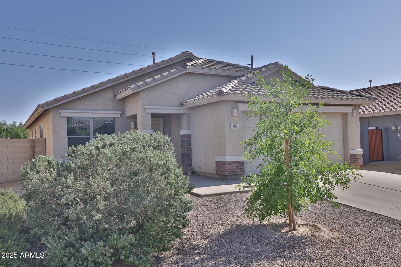 803 W Burkhalter Dr., San Tan Valley, AZ 85143