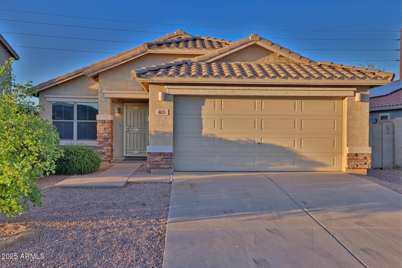 803 W Burkhalter Dr., San Tan Valley, AZ 85143
