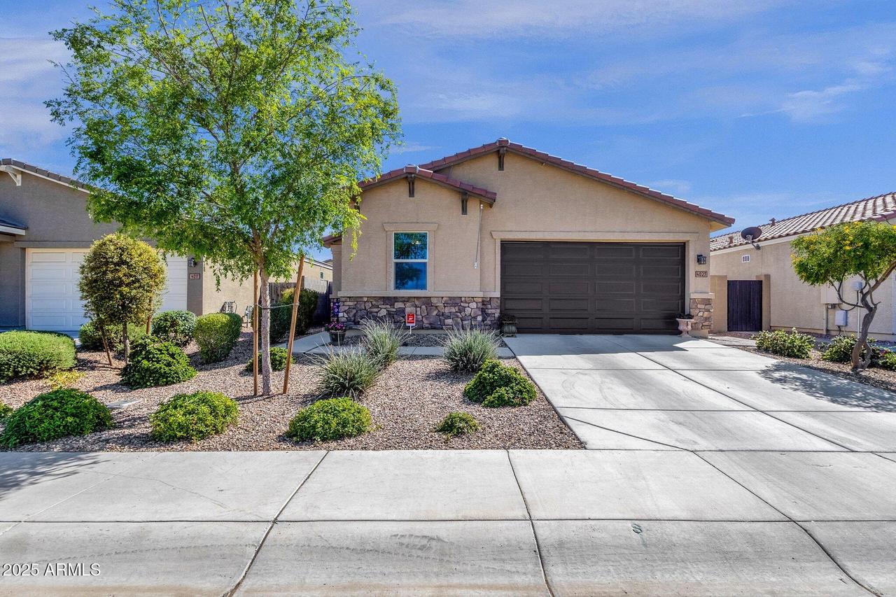 4027 W Copperleaf Dr., San Tan Valley, AZ 85144