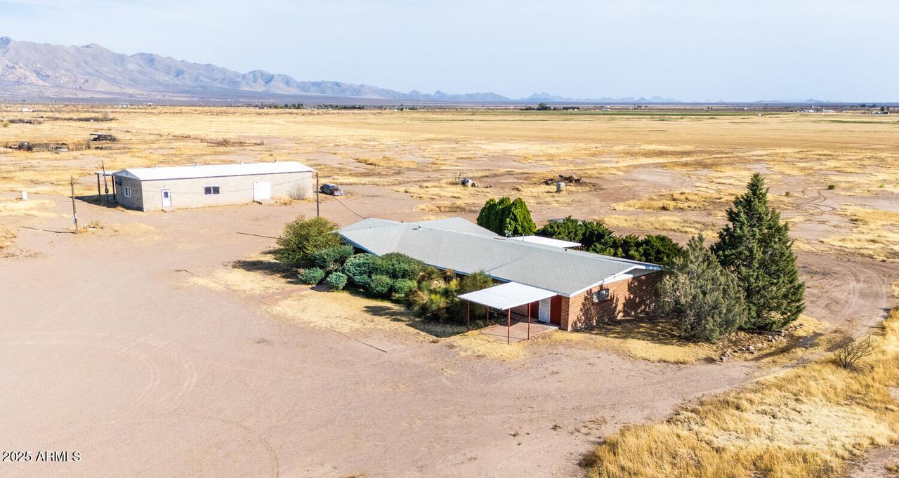 3923 W Thompson Rd., Elfrida, AZ 85610