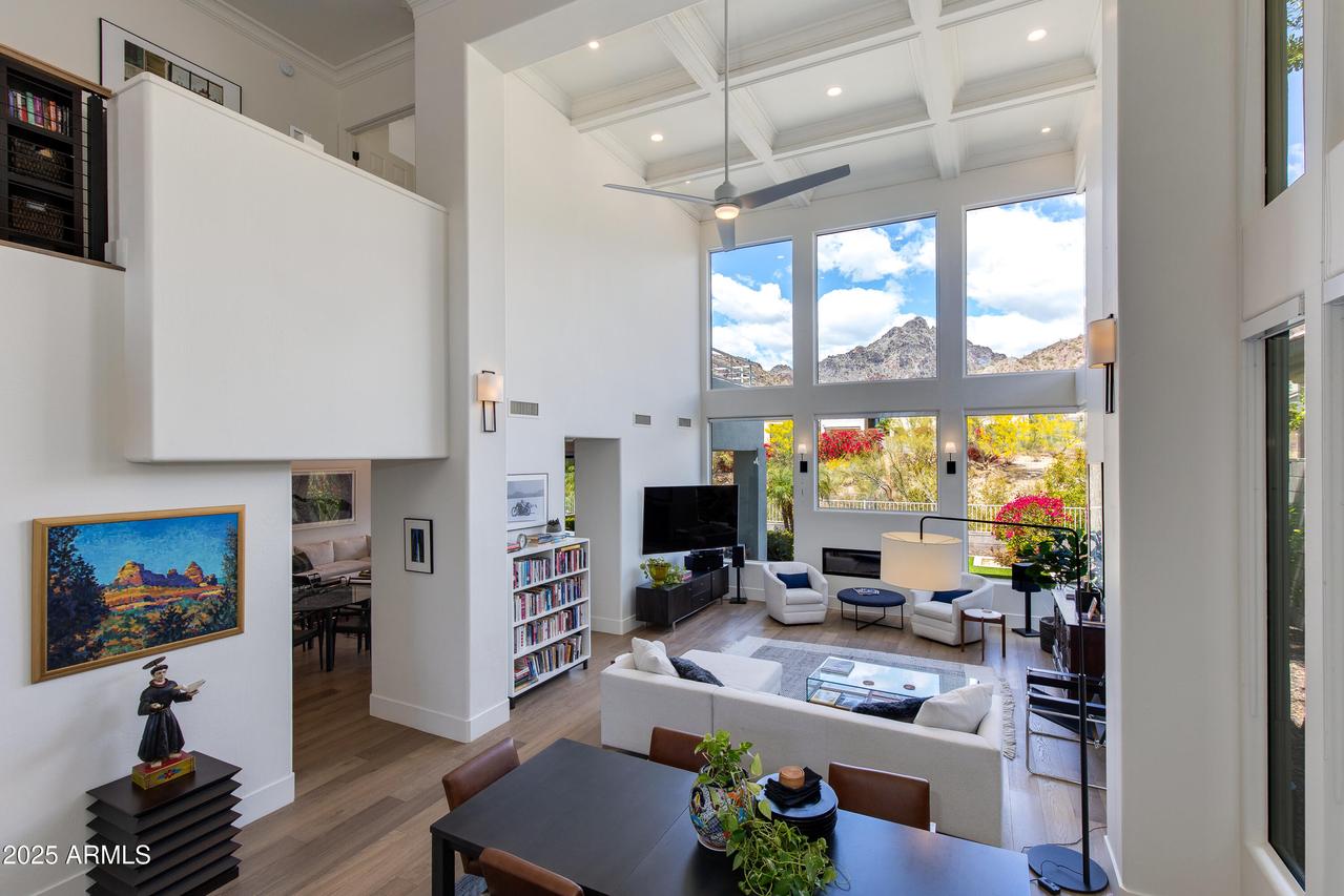 3042 E Squaw Peak Cir., Phoenix, AZ 85016