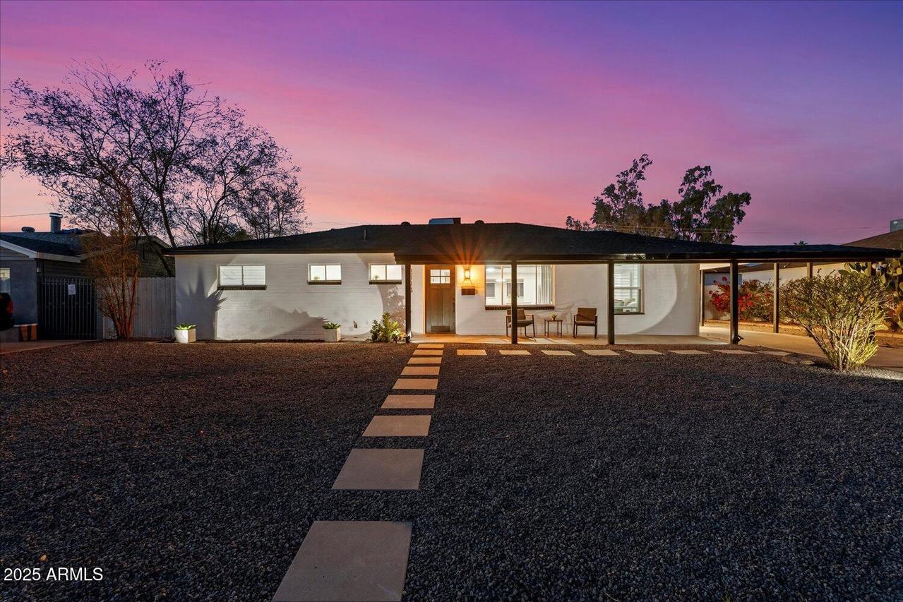 2114 W San Miguel Ave., Phoenix, AZ 85015
