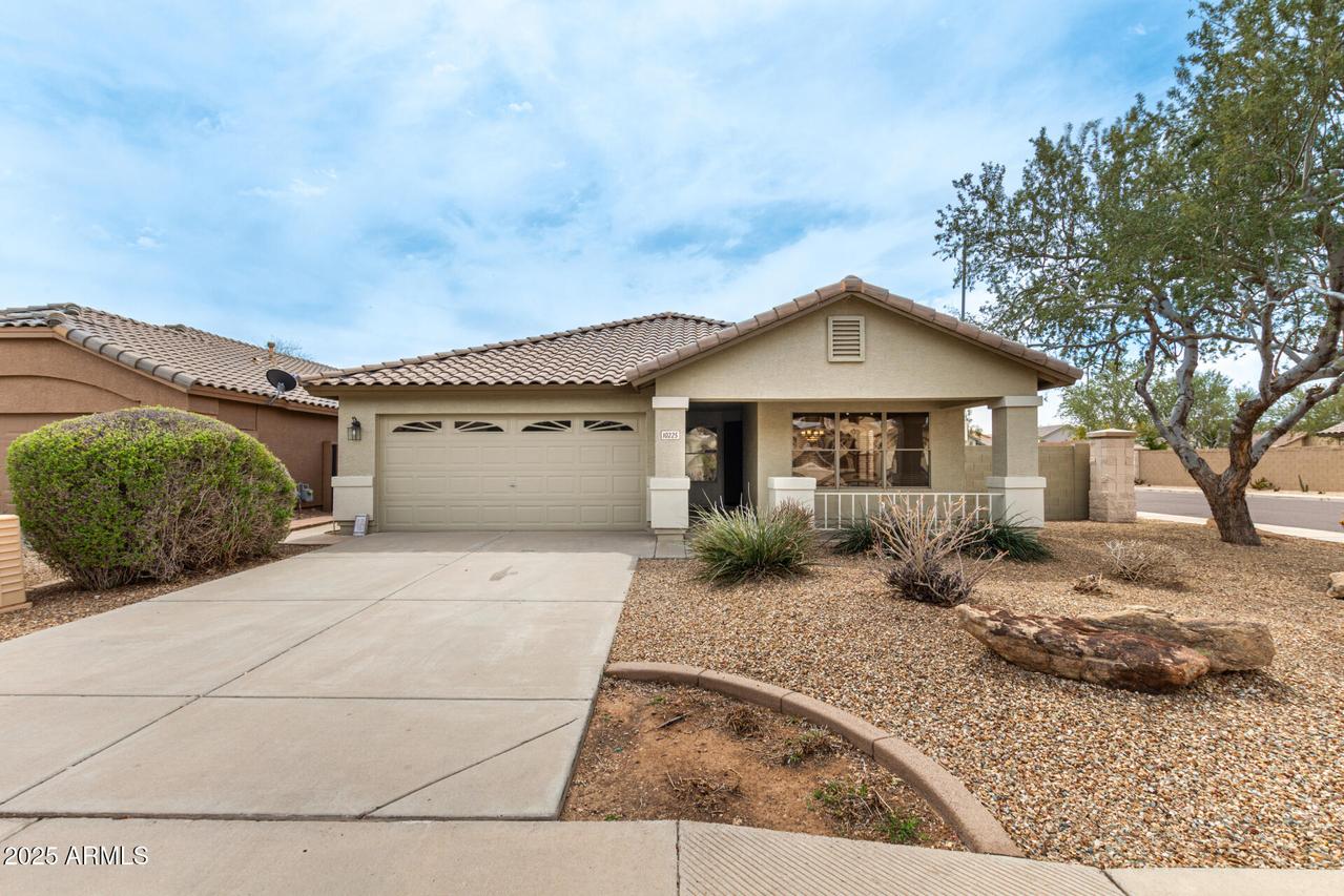 10225 W Country Club Tr., Peoria, AZ 85383