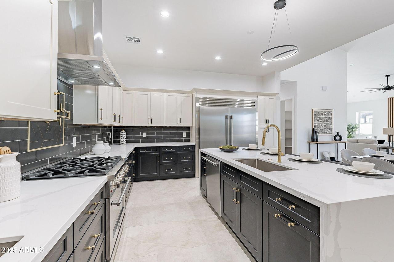 707 E Ocotillo Rd., Phoenix, AZ 85014