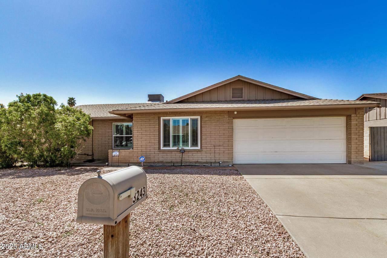 3243 W Mercer Ln., Phoenix, AZ 85029