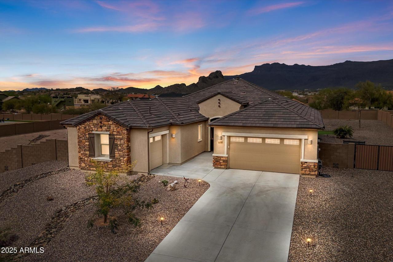 11900 E Fossil Springs Dr., Gold Canyon, AZ 85118