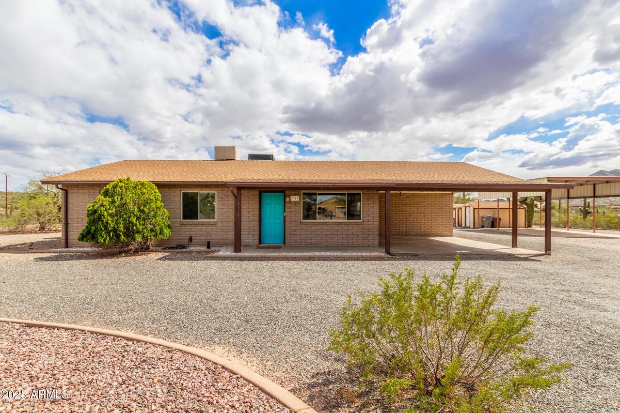 2319 W Rough Rider Rd., New River, AZ 85087