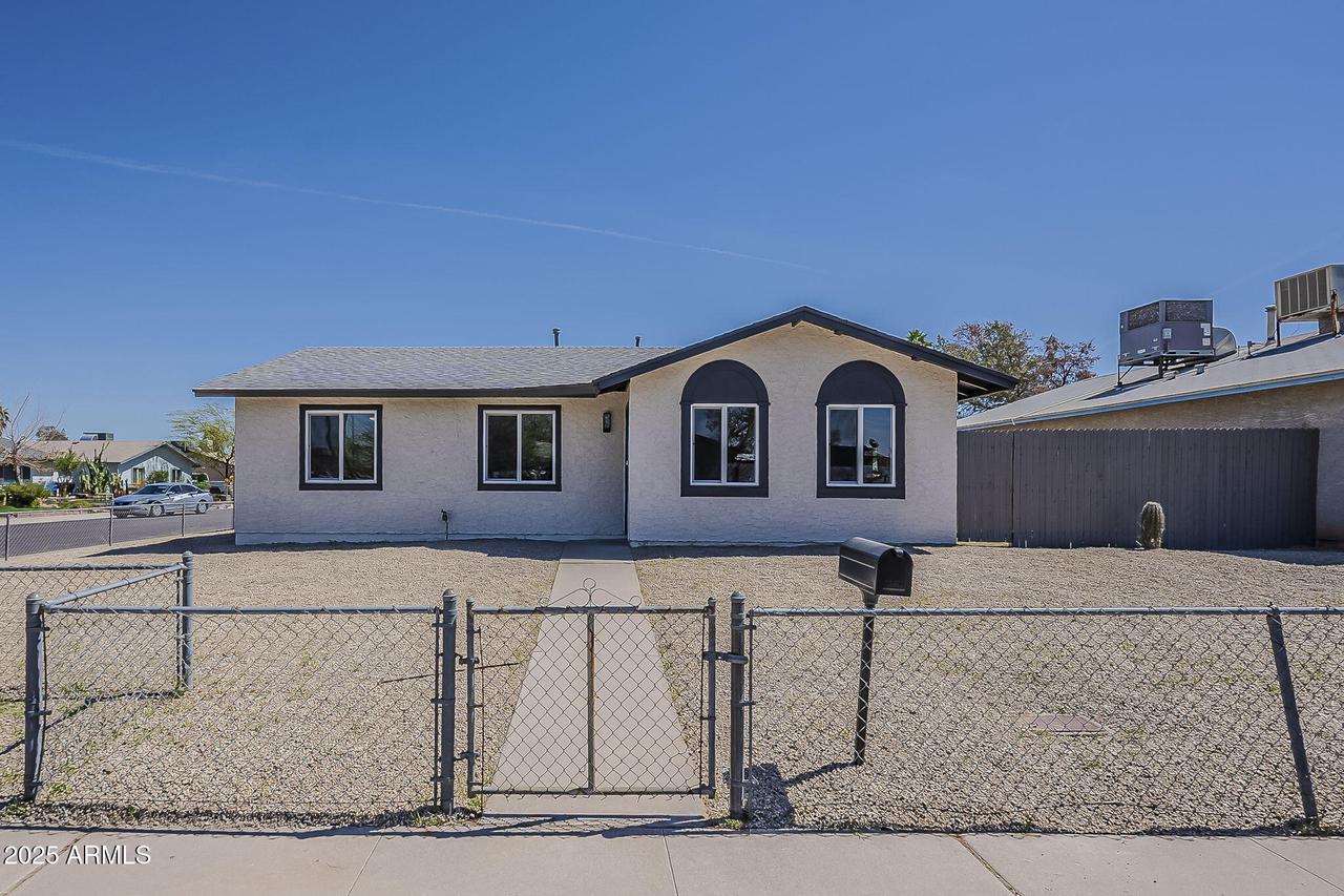 5625 S 47th St., Phoenix, AZ 85040