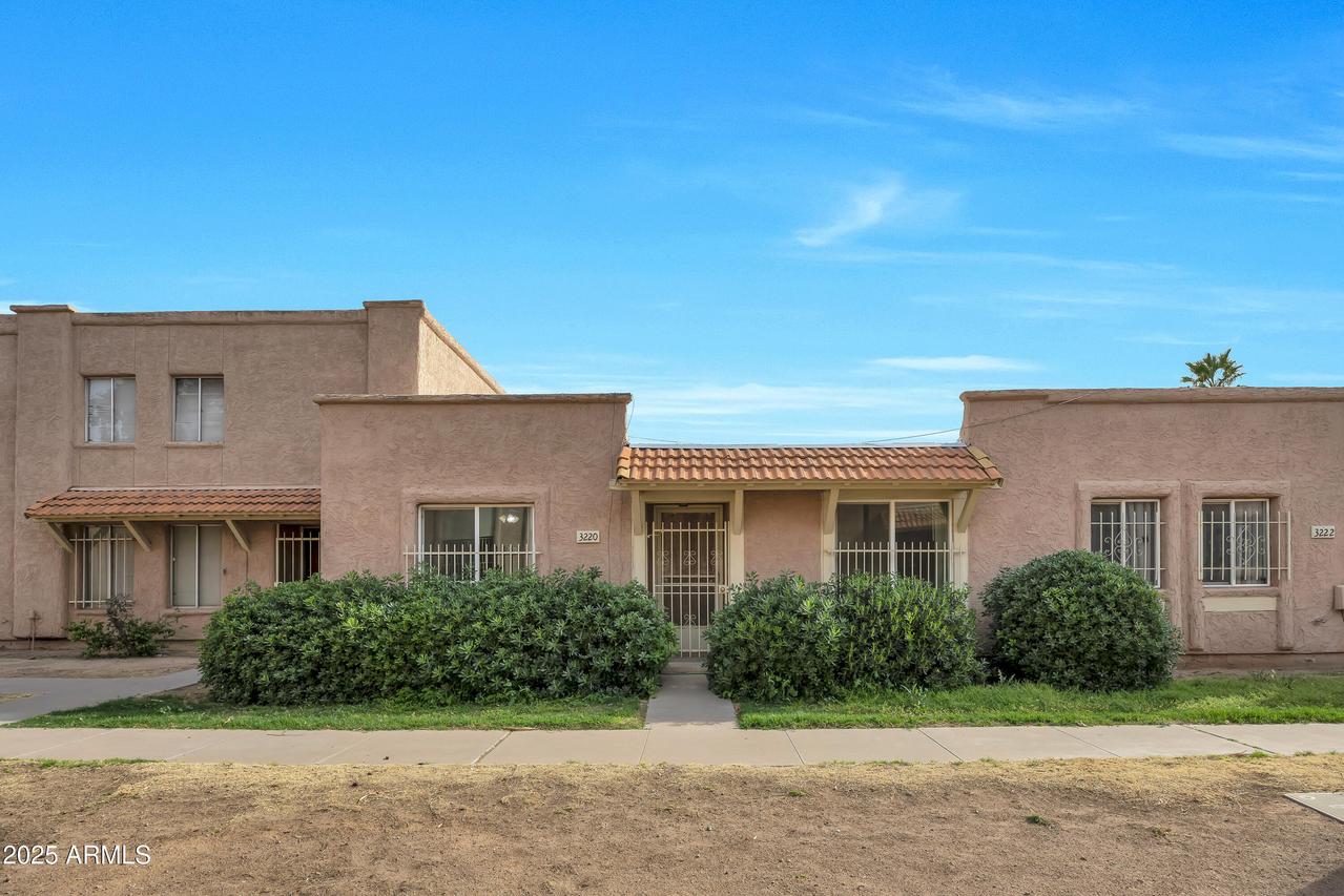 3220 W Laurie Ln., Phoenix, AZ 85051