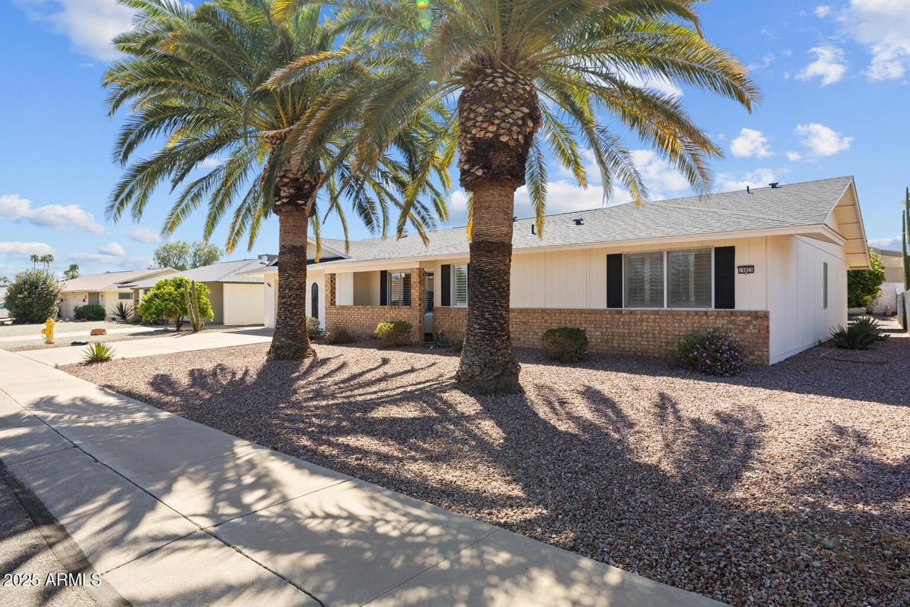 19825 N Sombrero Cir., Sun City, AZ 85373