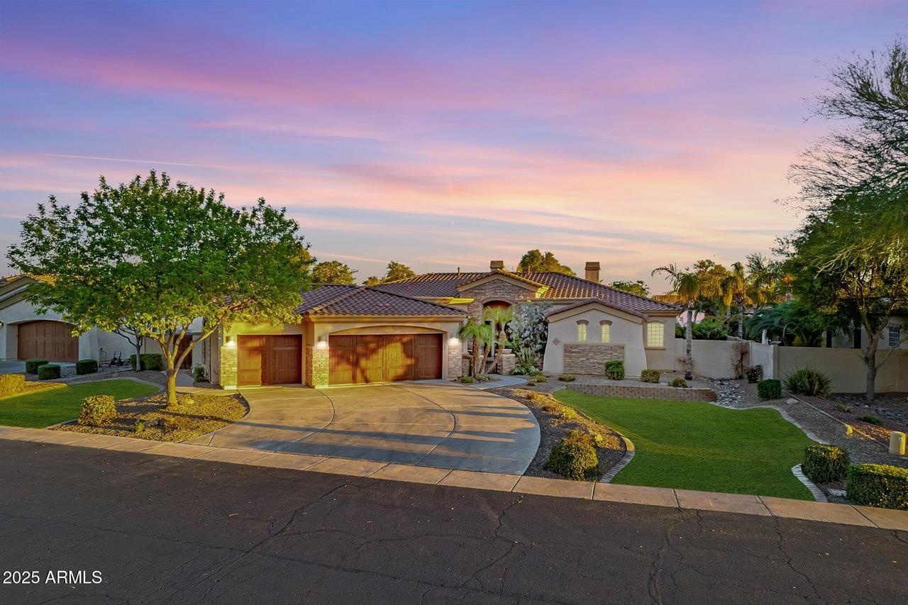 745 E County Down Dr., Chandler, AZ 85249