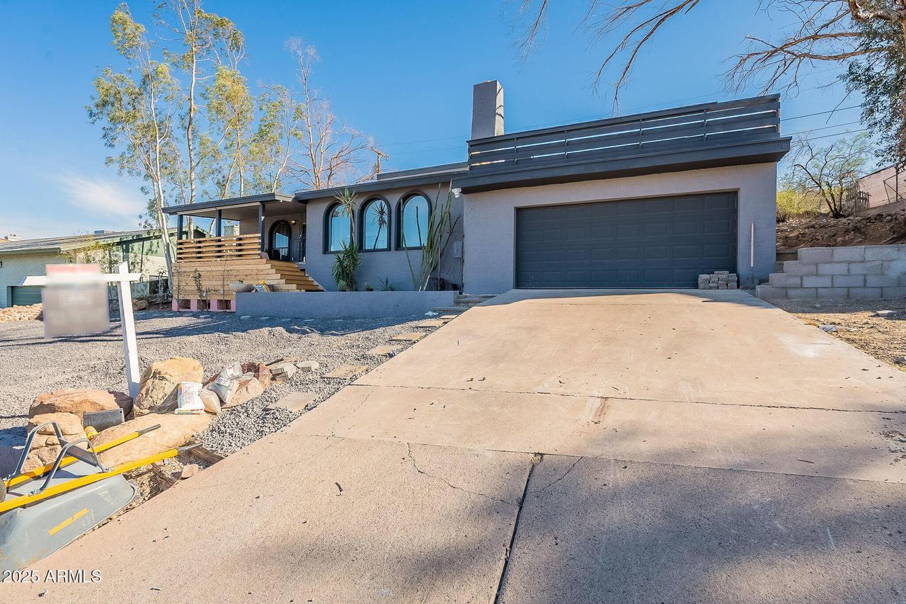 1637 E Camino Del Santo Dr., Phoenix, AZ 85022