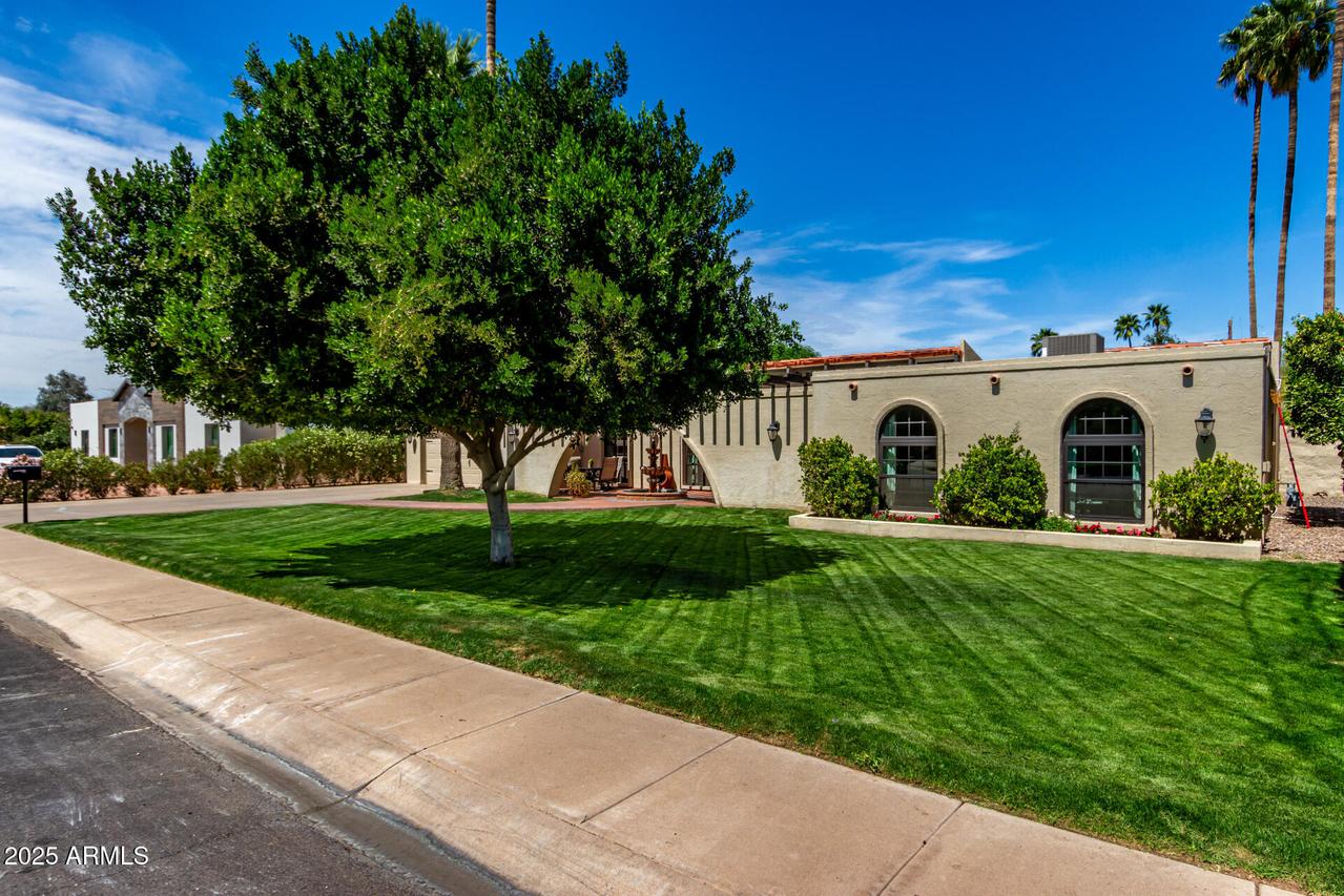 632 W Linger Ln., Phoenix, AZ 85021