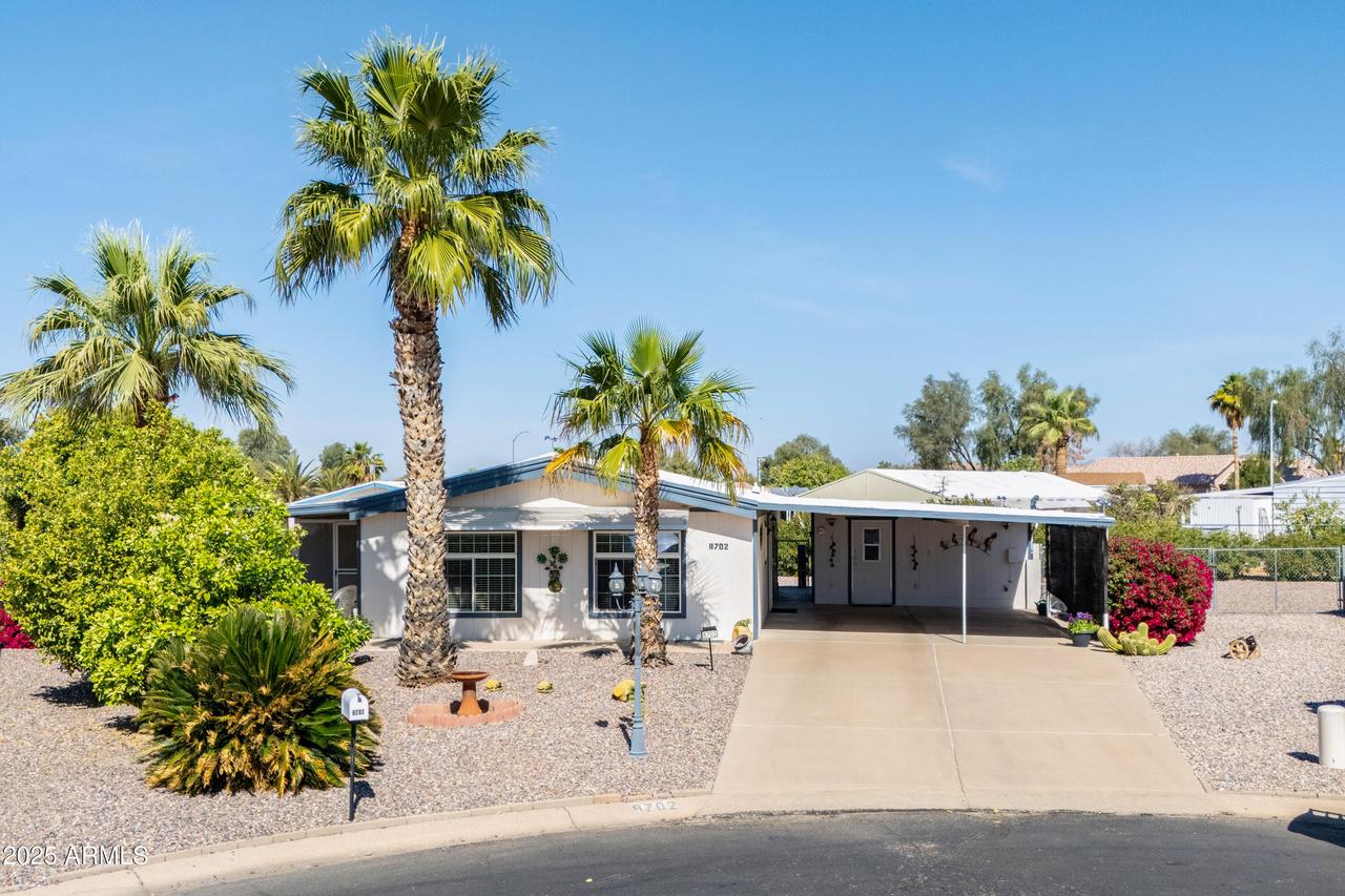 8702 E Dinavan Cir., Mesa, AZ 85208
