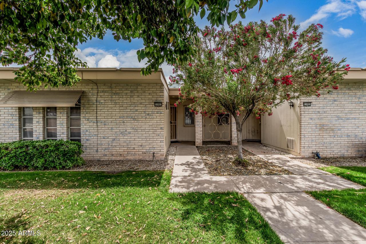 11093 W Coggins Dr., Sun City, AZ 85351