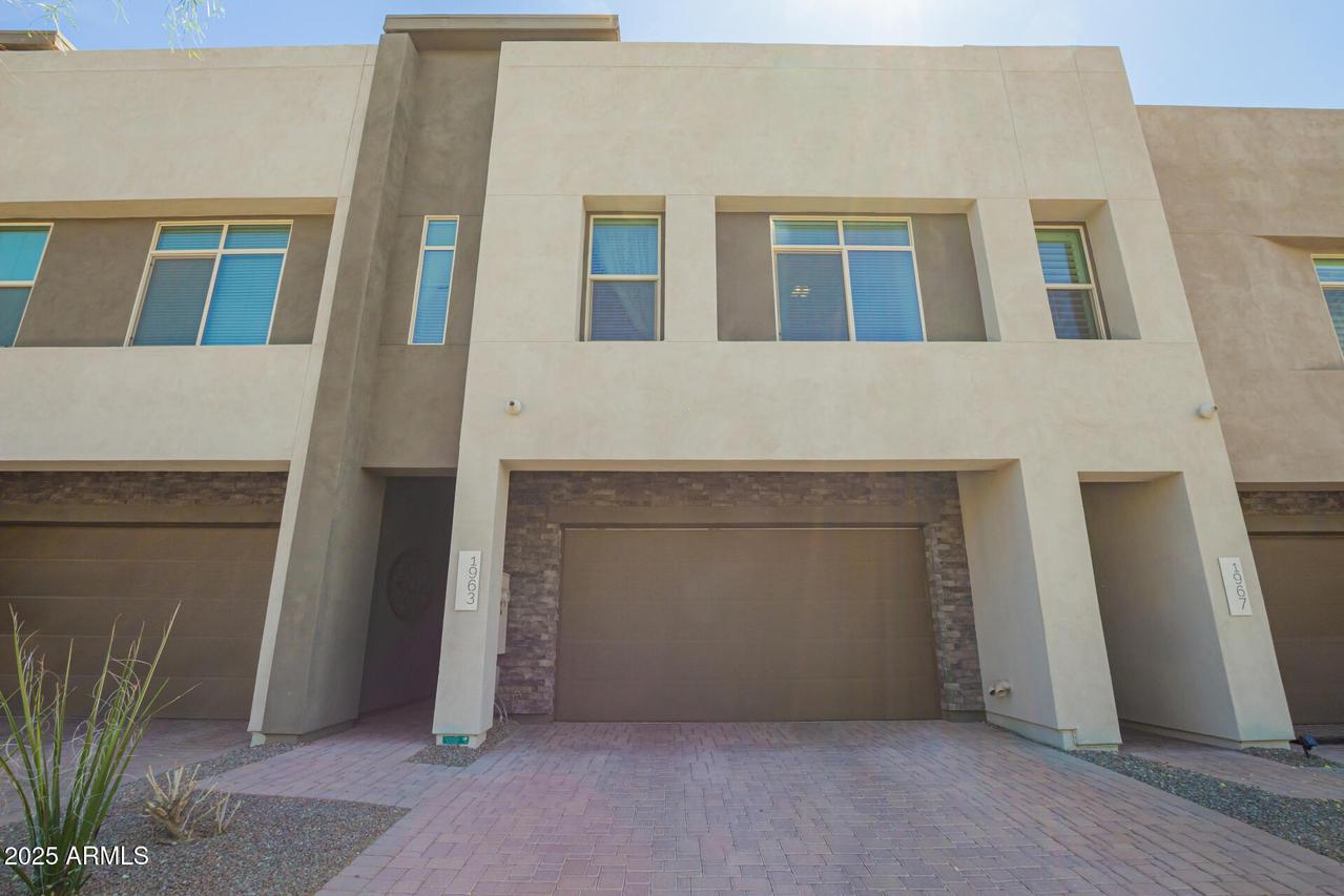 1963 W Desert Hollow Dr., Phoenix, AZ 85085