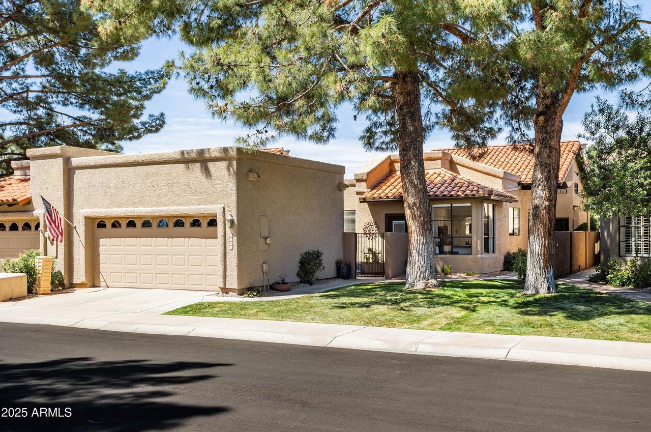 4041 E Sunnyside Dr., Phoenix, AZ 85028