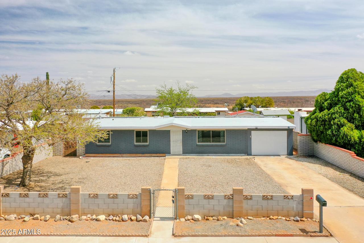 308 Elgin St., Huachuca City, AZ 85616