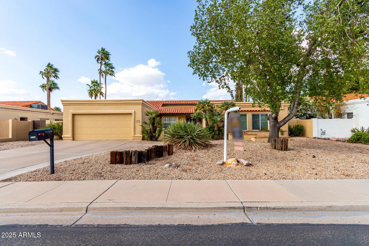 2646 E Leonora St., Mesa, AZ 85213