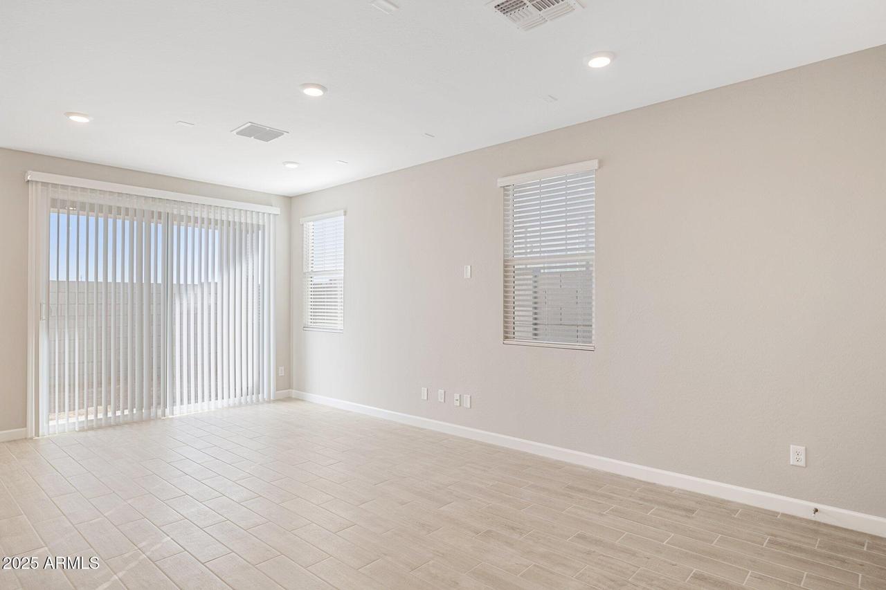 5824 E Covey Ln., Phoenix, AZ 85054