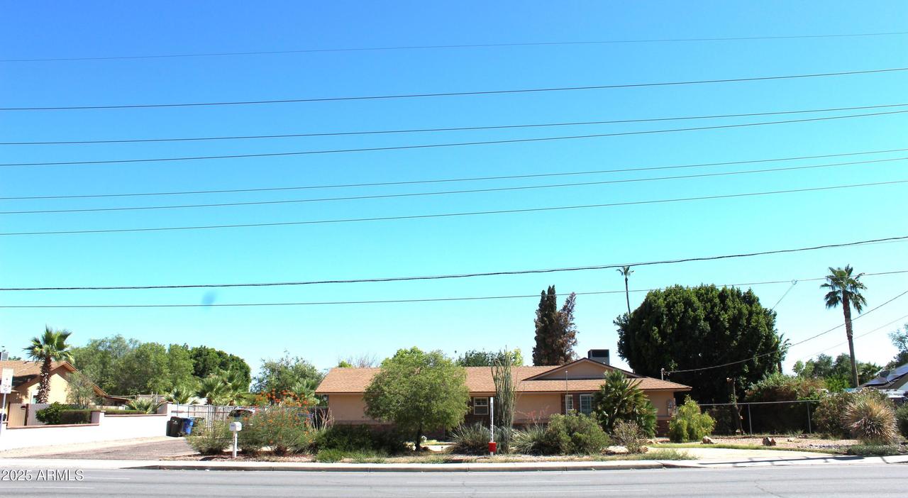 4321 W Greenway Rd., Glendale, AZ 85306