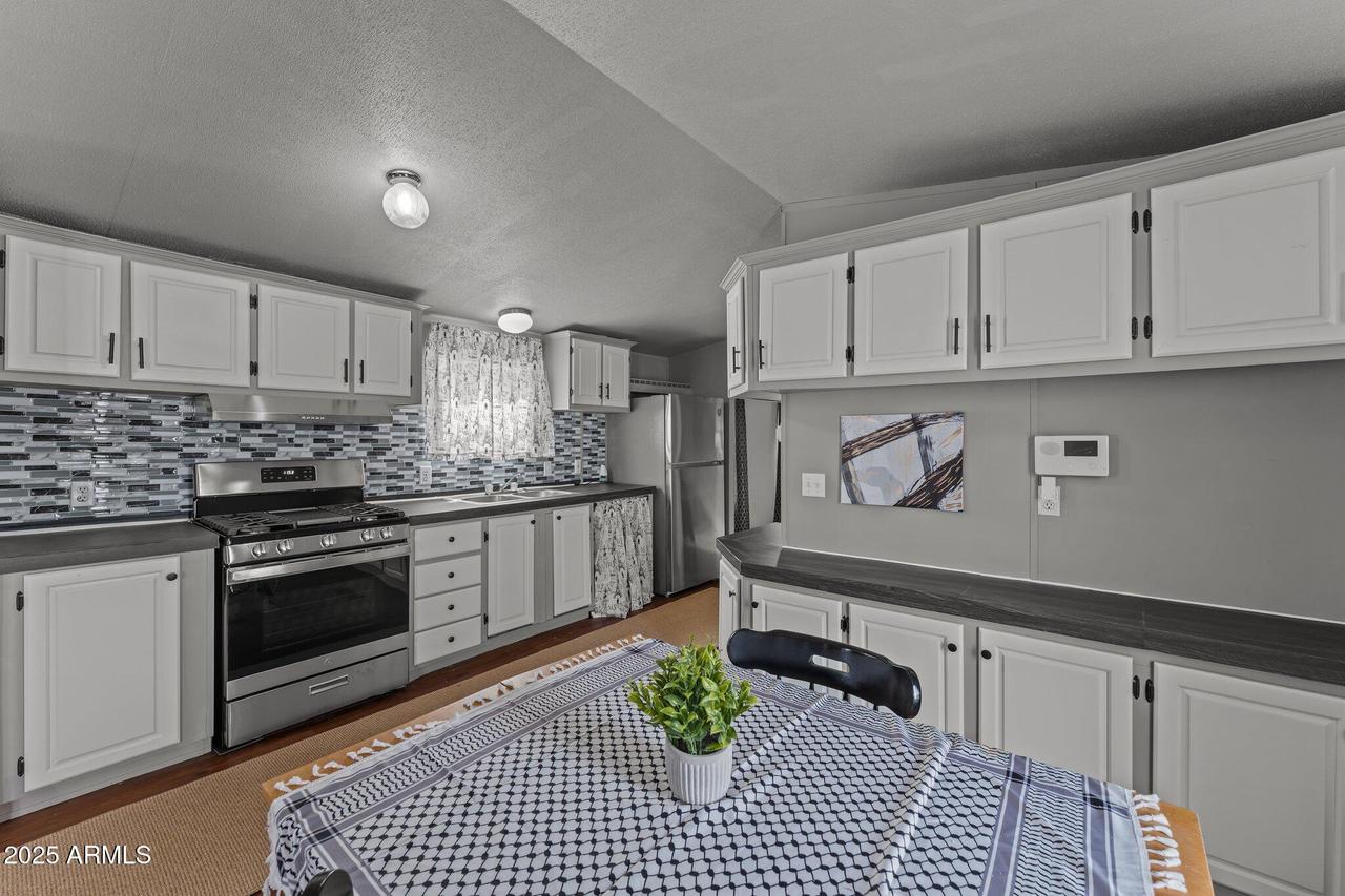 71097 Date Ave., Wenden, AZ 85357