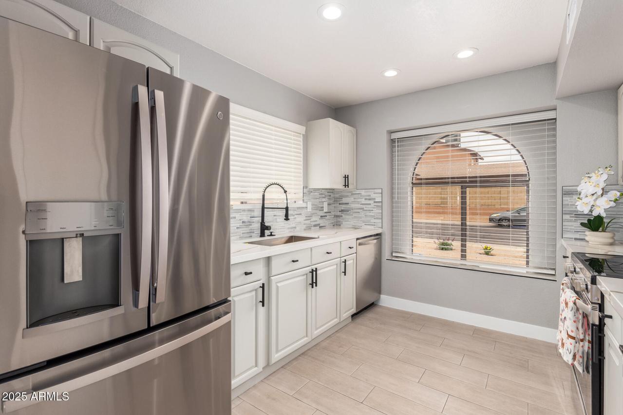 12012 N 76th Ln., Peoria, AZ 85345