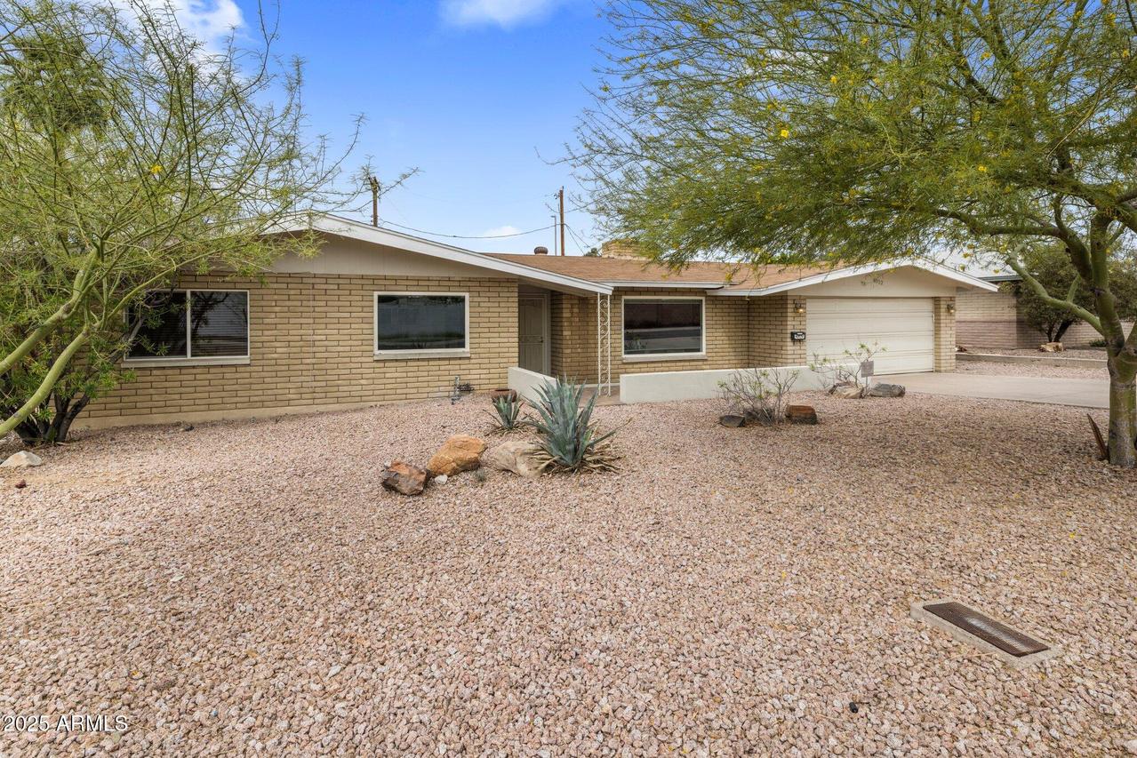 6912 N 19th St., Phoenix, AZ 85016