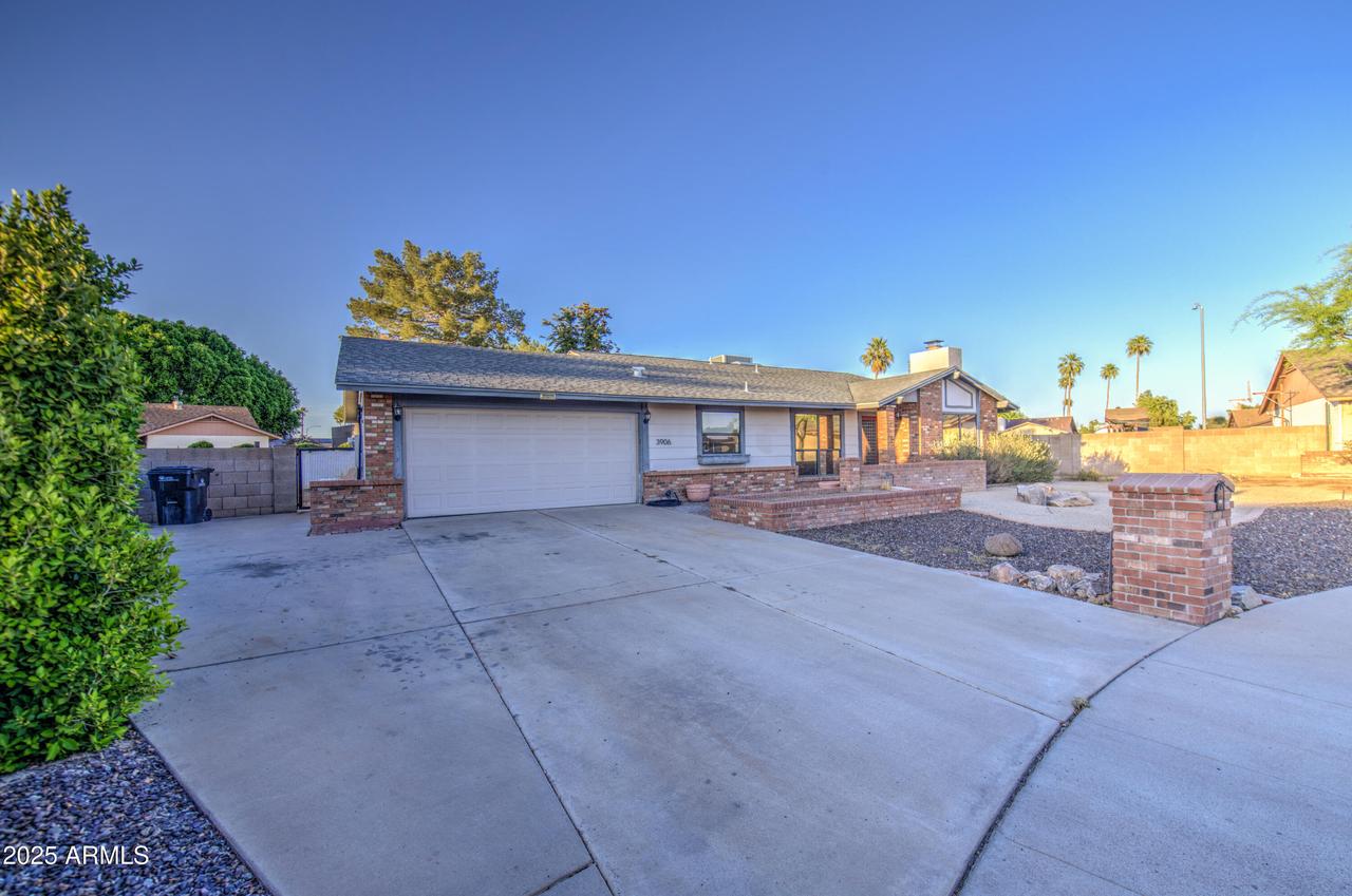 3906 W Aire Libre Ave., Phoenix, AZ 85053