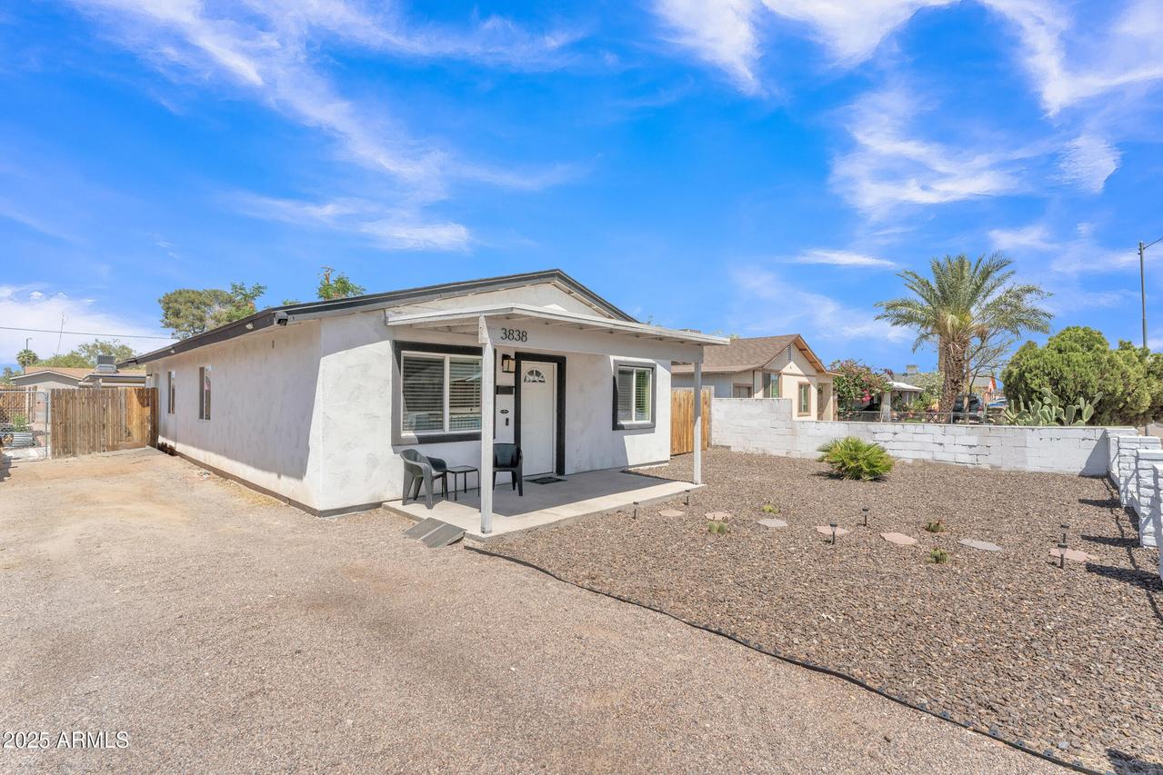 3838 W Roosevelt St., Phoenix, AZ 85009