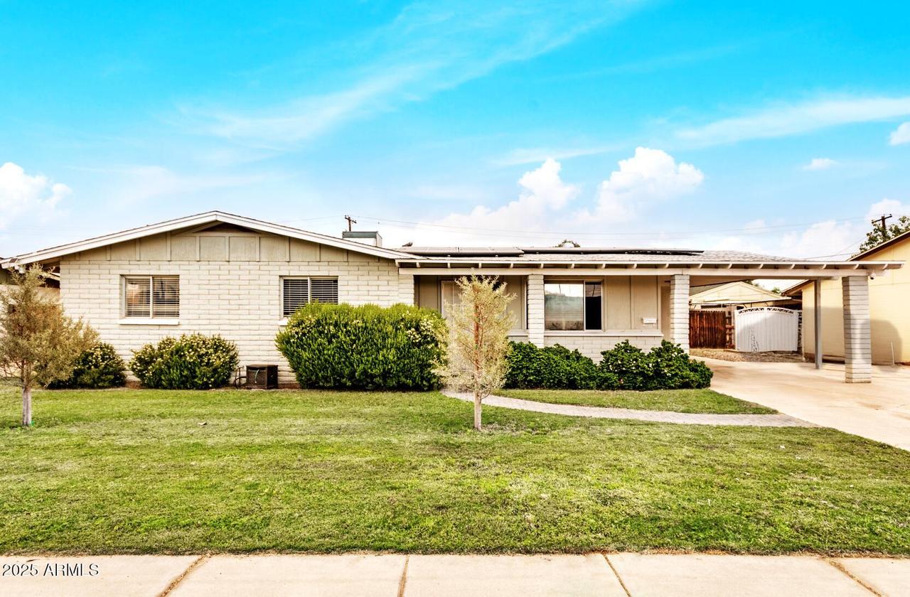 299 N Comanche Dr., Chandler, AZ 85224