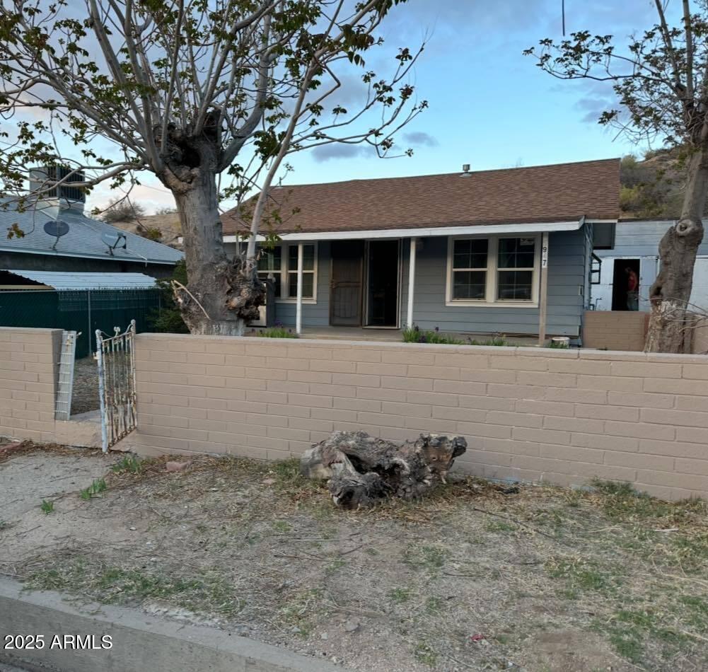 5947 S Calle De Loma, Miami, AZ 85539