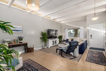 863 W Kiva Ave., Mesa, AZ 85210