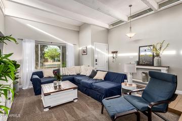 863 W Kiva Ave., Mesa, AZ 85210