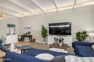 863 W Kiva Ave., Mesa, AZ 85210