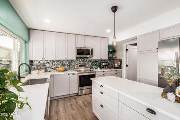 863 W Kiva Ave., Mesa, AZ 85210