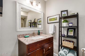 863 W Kiva Ave., Mesa, AZ 85210