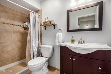 863 W Kiva Ave., Mesa, AZ 85210