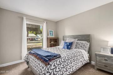 863 W Kiva Ave., Mesa, AZ 85210