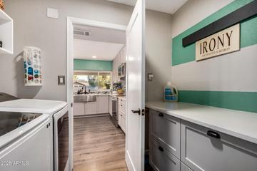 863 W Kiva Ave., Mesa, AZ 85210